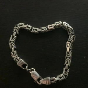 Kejsarlänk armband - Hej jag säljer nu denna kejsarlänk den är 21 cm och 5mm bred 