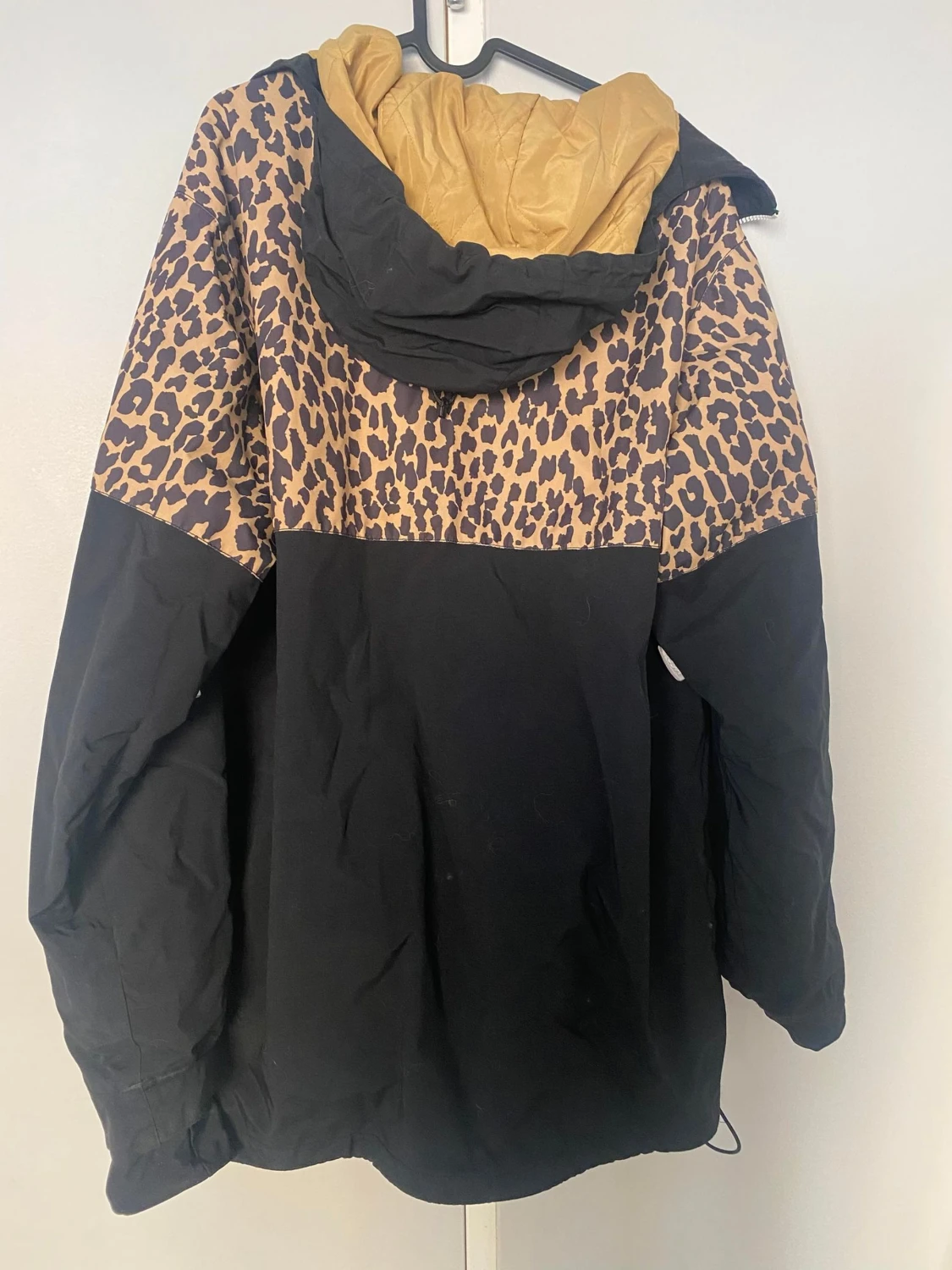 Jacka svart leopardmönstrad CLWR L - 90