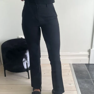 Kostymbyxor - Kostymbyxor från bikbok i storlek 34. Använda fåtal gånger💕