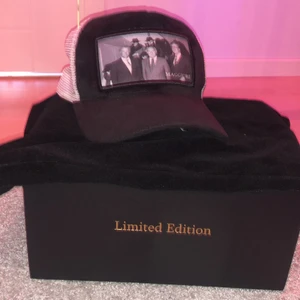 ❌🛑TRYCK INTE KÖP NU KNAPPEN🚫🛑Säljer min Maggiore keps s2 c5 -  Tryck inte köp nu knappen Säljer denna ifall budgivningen går bra jag säljer den för direkt pris på 1250