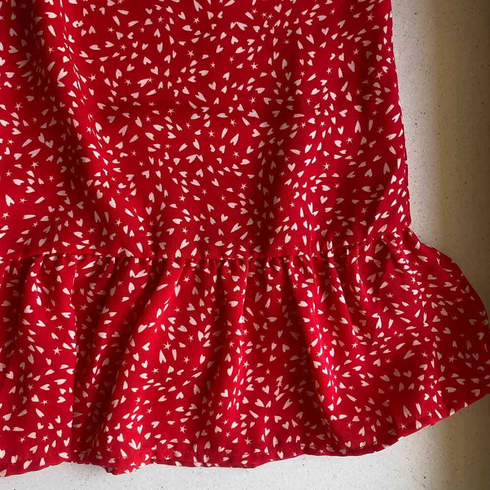 Söt kjol från Holly & Whyte by Lindex. Strl S, men passar även på M ✨. Kjolar.