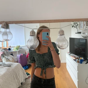 Topp - Från shein, xs. Aldrig använd. Postar eller möts upp i Göteborg! Tryck inte köp direkt utan kom privat!❤️