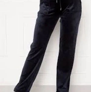 Juicy Couture byxor mörkblå - Storlek M 