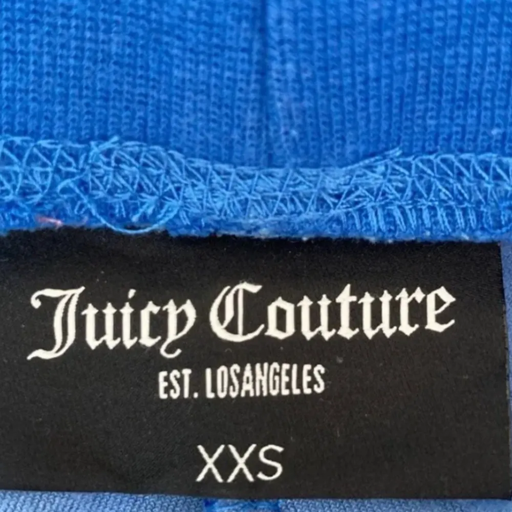 Säljer mitt juicy couture set, de är äkta. Köpte de för 1100kr💙. Övrigt.