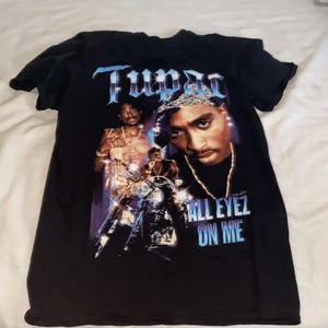 2pac tröja - jag säljer för jag använder aldrig den