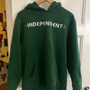 Independent hoodie i storlek Medium Bra skick