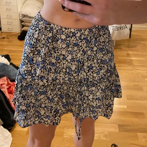 Kjol - Jättefin kjol från zara köpt förra året men jag sällan använd