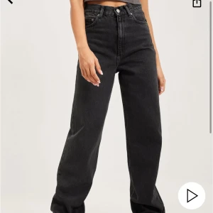 Dr denim ”Echo” jeans - Säljer dessa byxor i storlek 27 då dem ej passar mig längre. Nypris 699, säljer för 150.