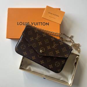 Säljer min Louis Vuitton axelväska i modellen Pochette Felicie. Box, dustbag, korthållare och kedja medföljer. Väskan är i gott skick. Ej äkta🤍