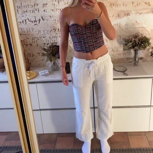 Linnebyxor  - Säljer dessa oanvända fina linnebyxor på grund av att dom tyvärr är förkorta! Str M men mer som ett par S