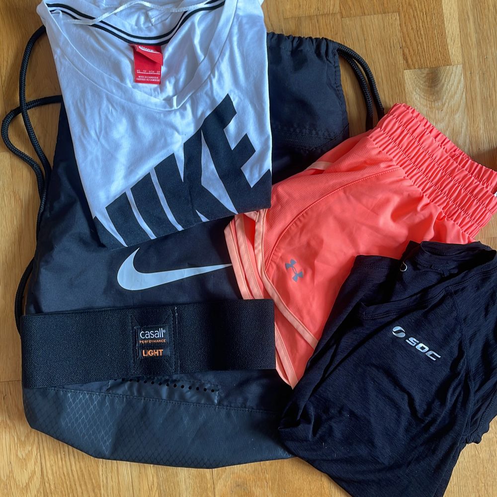 Litet träningspaket - Nike, CASALL, soc, under armour | Plick Second Hand