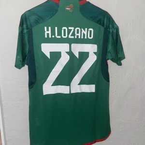 Fotbollströja Mexiko 2022 #22 Lozano - Sprillans ny fotbollströja, aldrig använd, taggar finns kvar. Replika 