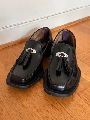 Eytys Rio Loafers - Eytys Rio Loafers  Storlek: 42 Färg: Svart Skick: Fint skick Nypris: 3600kr