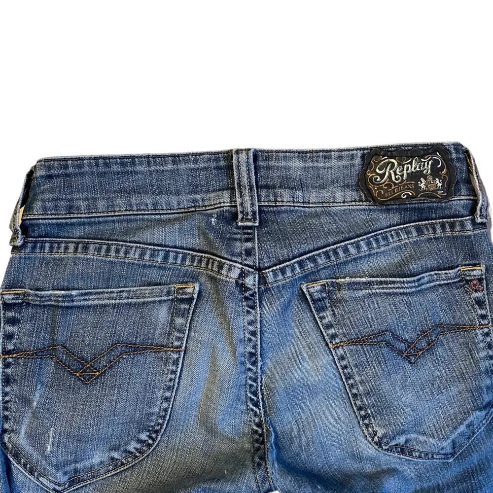 Lågmidjade jeans från Replay 🔥🔥innerbenslängd 77cm, midjemått ca. 76-80cm. Jeans & Byxor.