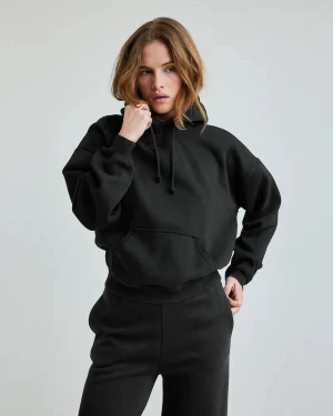 Hoodie - Säljer denna fina hoodie i storlek XS ifrån bik bok då den inte kommer till användning längre den  är i bra skick men lite knottrig nypris 399 säljer nu för 150+frakt.