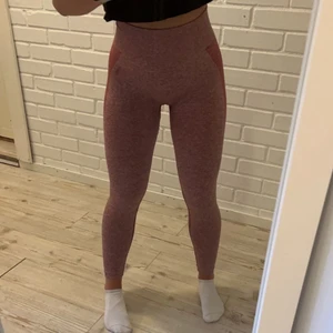 Gymshark tights - Säljer då det är för små för mig! Strl Xs Säljer för 100kr köpta för 549kr