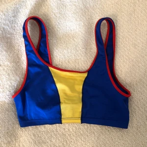 Sport-bh - Snygg sport-bh! 80% nylon! Så skön. Gjord i Sverige 💙💛  