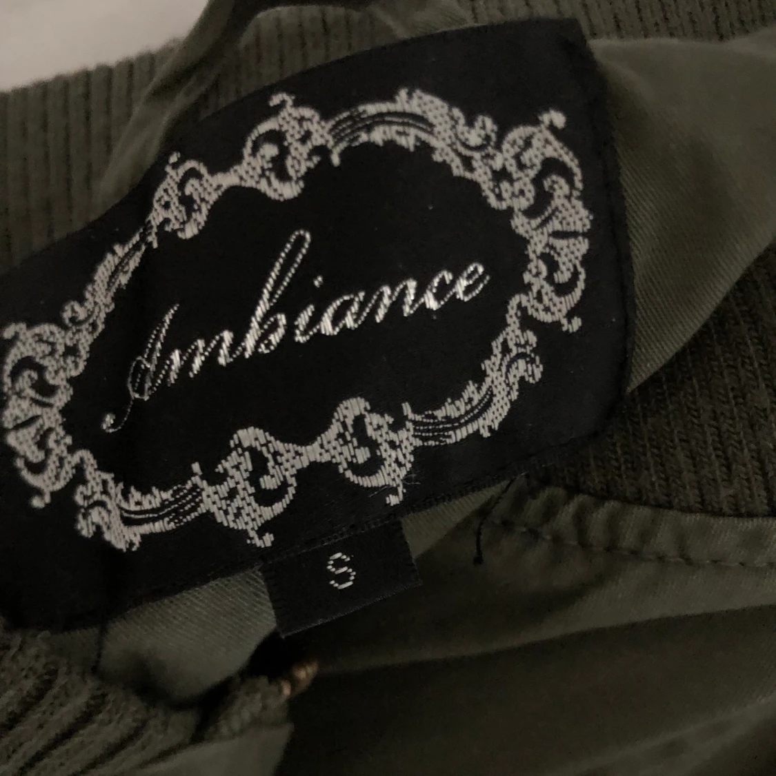 Grön bomberjacka  - 90