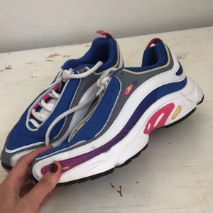 Reebok sneakers - Endast Prövade Reebok sneakers stl 28. Har tyvärr inte låda kvar, köpta 2018 från asos. 
