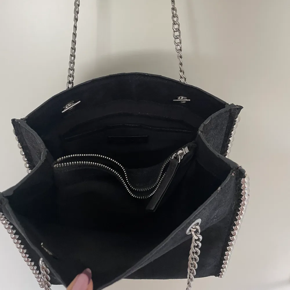 Zara bag in great condition! . Väskor.