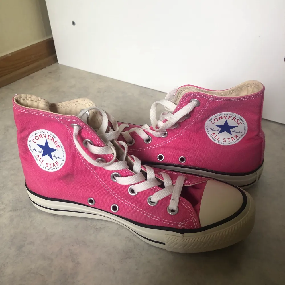 Rosa Converse Strl 37,5, använd ett fåtal gånger. Kengät.