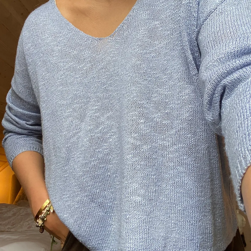 Blå långärmad tröja från mango i storlek S 💙 bara använd några få gånger🫶🏻 160 kr plus frakt . Tröjor & Koftor.