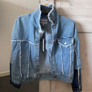 NAKD Jeans Jacka - En snygg jeansjacka som aldrig är använd! Gott skick och väldigt stylish! 💕