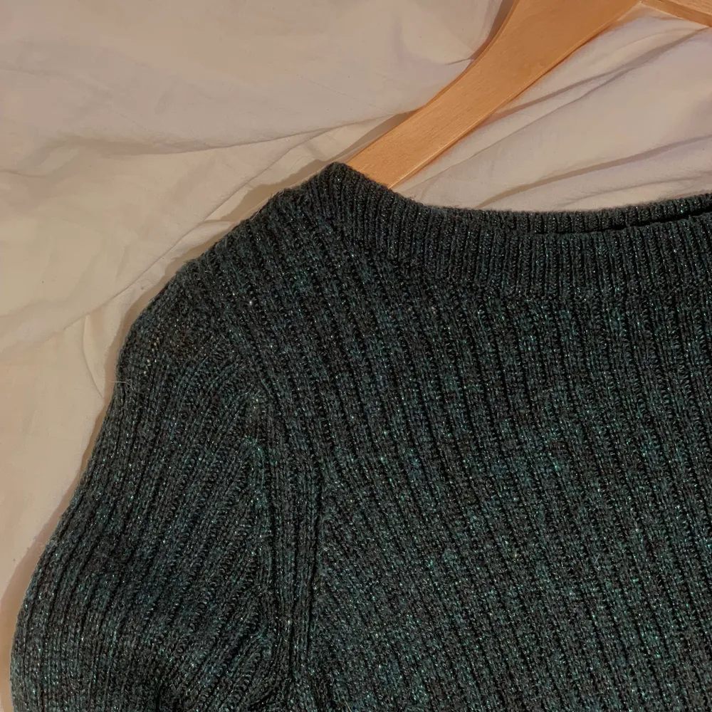 sååå fiin!! från H&M, använd 1 gång. säljes pga flytt. Neuleet.