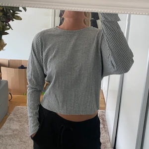 Grå tröja  - Fint skick 