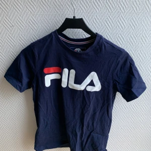 Fila t-shirt - Fila t-shirt för barn 11-12 år