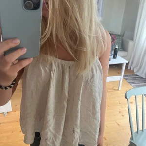 Topp - Säljer denna topp från weekday då den inte används💓