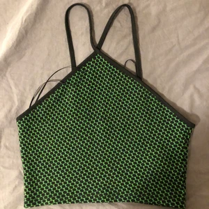 Grön topp - Grön topp från zara i storlek xs/s