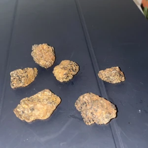 Kristaller/stenar  - Köpte dom här för 30kr/st och säljer dom nu för 15kr/st! Skriv vid frågor eller annat!💗☺️