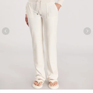 Söker - Hej jag söke juicy couture byxor i storlek xxs och färg do msom är på bilderna för 650 ungefär men kan prat om priset på dm 