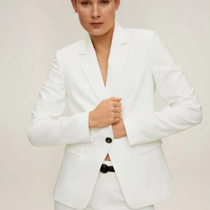 Dama kavaj Mango s.38  - Säljer ny, med etikett jacka från Mango