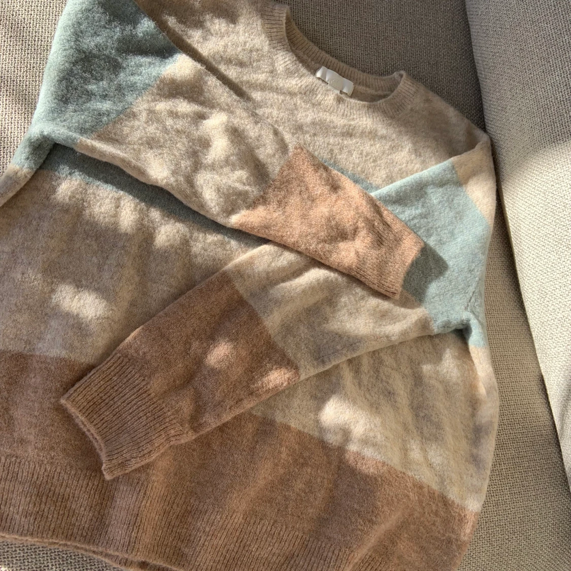 Mjuk tröja i nyskick  - 91