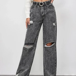 Grå svarta jeans - Inte haft jättelänge. De är stora för att vara XS