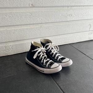 Svarta converse - Svarta converse, nytvättade  