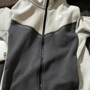 Nike tech storlek S - Använd 5 gånger ultimate editien går ej att köpa i män storlek