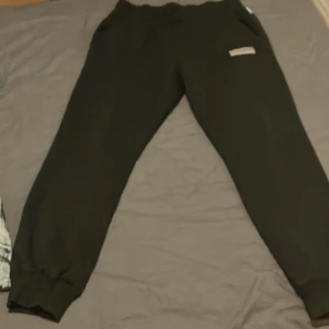 Napapijri storlek L passar folk med M också - Används 1 gång bra skick 