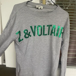 Zadig et Voltaire tröja  - Säljer min älskade Zadig tröja. Sååå snygg men kommer tyvärr inte till användning längre, så synd! Hoppas därför någon annan får användning för den😇 Storlek 16, men passar mig som vanligtvis har xs/s  Pris kan diskuteras vid snabb affär!
