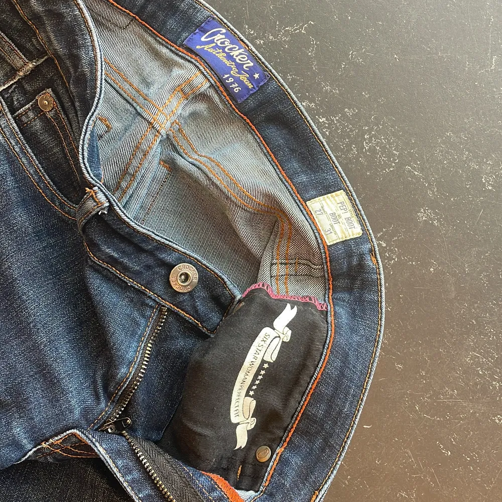 Normal använda låg migade bootcut köparen står för frakt (tvättråd lapp avklippt). Jeans & Byxor.