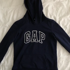 GAP hoodie - OBS hoodien är barnstorlek. Bra skick!