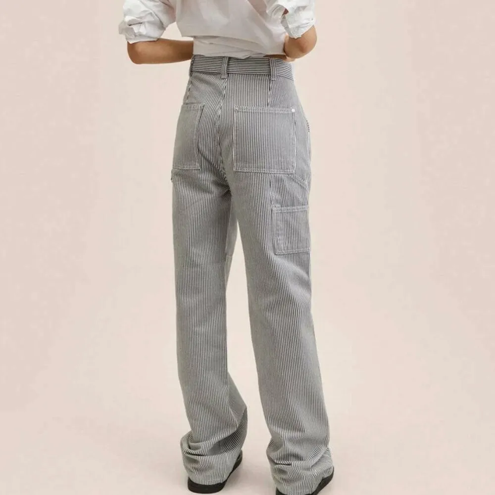 Helt nya byxor byxor från mango. Slutsålda . Jeans & Byxor.