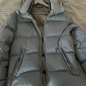 Jacka - Tjock jacka från J Lindeberg, st S