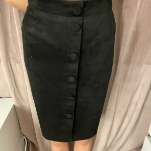 Kjol - Säljer denna för den sitter lite tajt runt midjan 😎60kr + frakt 📦 