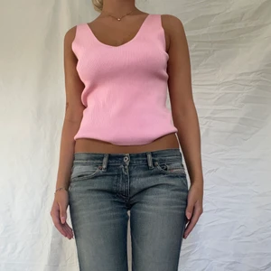 Tröja &other stories - Så fin tröja ifrån &other stories som är helt oanvänd med lapparna kvar! Storlek M men passar mig som är en small bra❤️