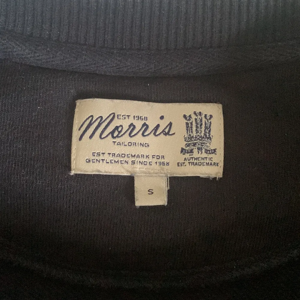 Morris Sweatshirt Storlek S  Marinblå färg . Tröjor & Koftor.