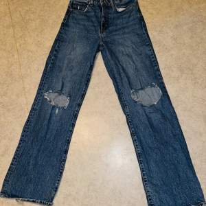 Säljer dessa snygga jeans som är helt nya aldrig använt 