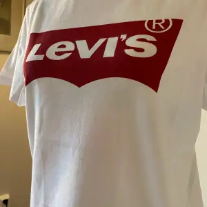 Levi’s tröja storlek S  HEL NY 